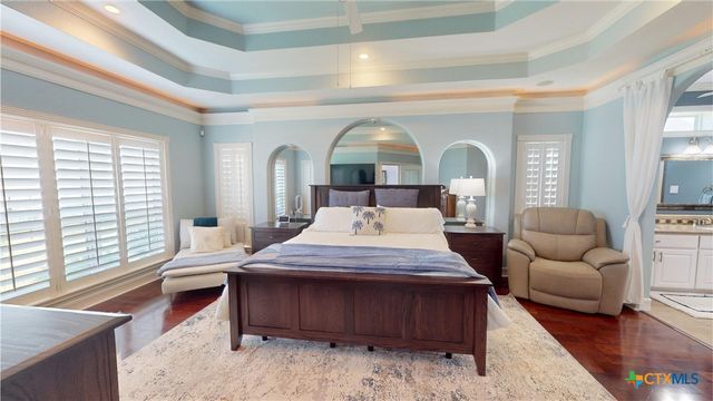 68 N Blue Heron Drive, Port Lavaca, TX 77979