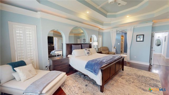 68 N Blue Heron Drive, Port Lavaca, TX 77979