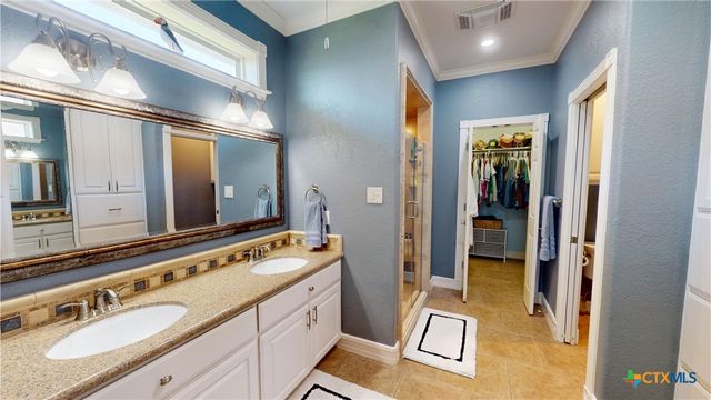 68 N Blue Heron Drive, Port Lavaca, TX 77979