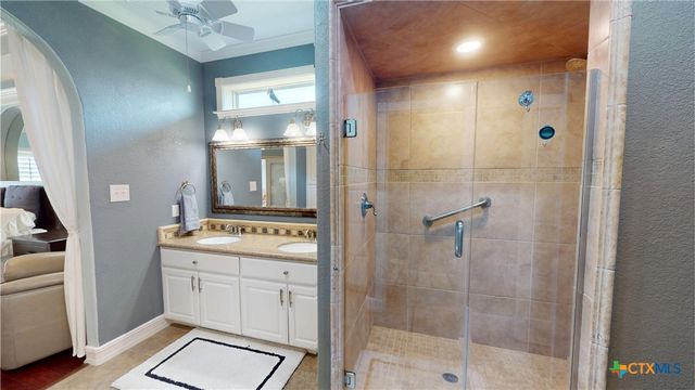 68 N Blue Heron Drive, Port Lavaca, TX 77979