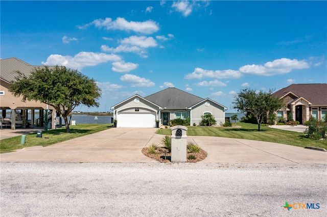 68 N Blue Heron Drive, Port Lavaca, TX 77979