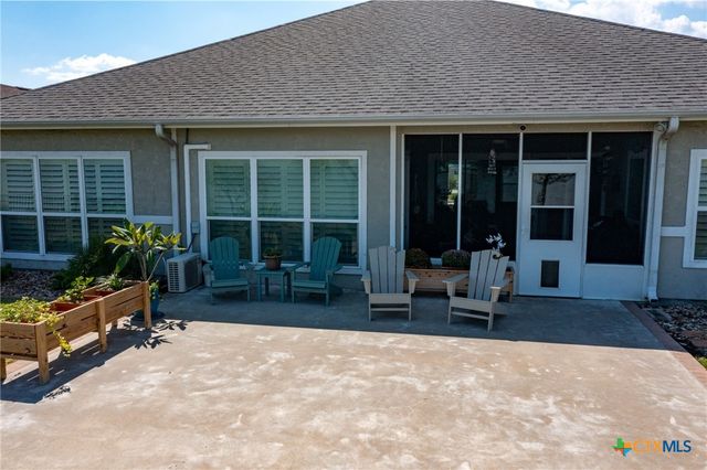 68 N Blue Heron Drive, Port Lavaca, TX 77979