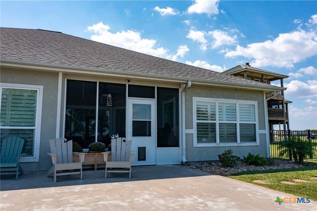 68 N Blue Heron Drive, Port Lavaca, TX 77979