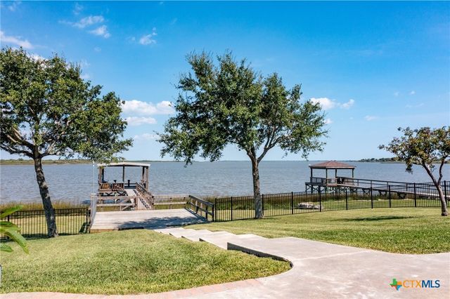 68 N Blue Heron Drive, Port Lavaca, TX 77979