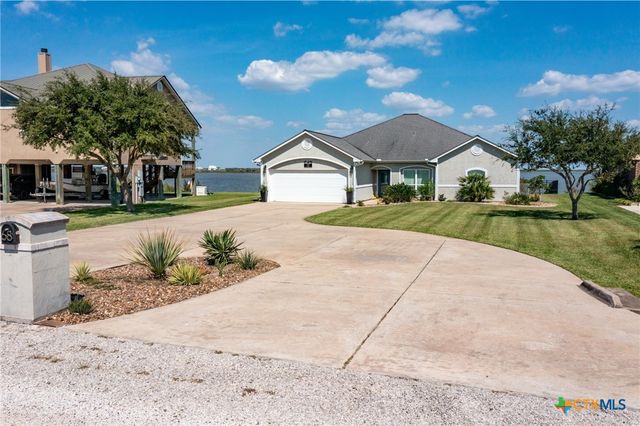 68 N Blue Heron Drive, Port Lavaca, TX 77979
