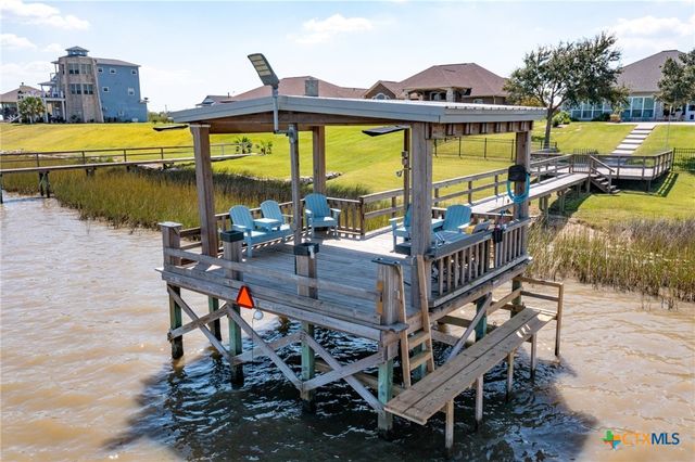 68 N Blue Heron Drive, Port Lavaca, TX 77979