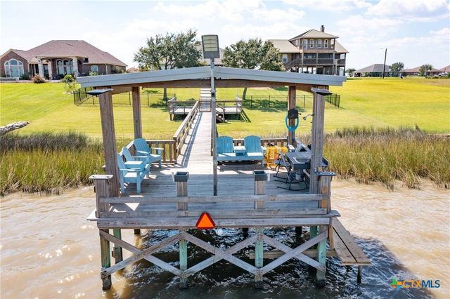 68 N Blue Heron Drive, Port Lavaca, TX 77979