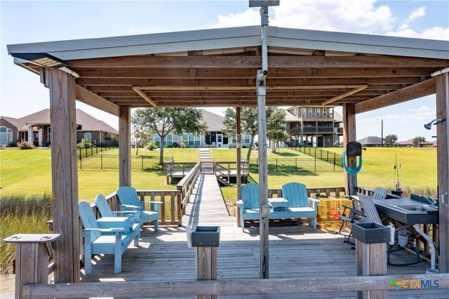 68 N Blue Heron Drive, Port Lavaca, TX 77979