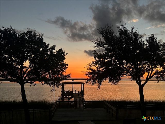 68 N Blue Heron Drive, Port Lavaca, TX 77979