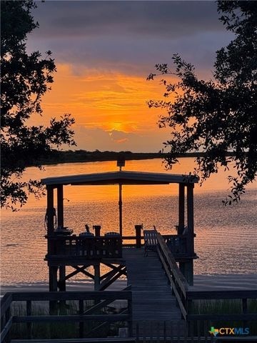 68 N Blue Heron Drive, Port Lavaca, TX 77979