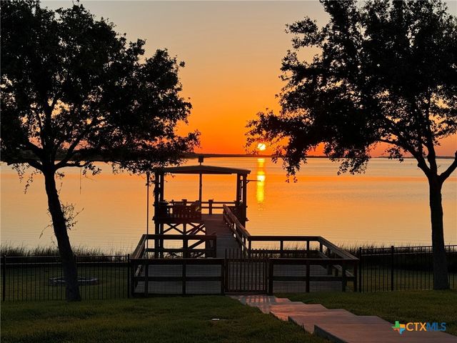 68 N Blue Heron Drive, Port Lavaca, TX 77979