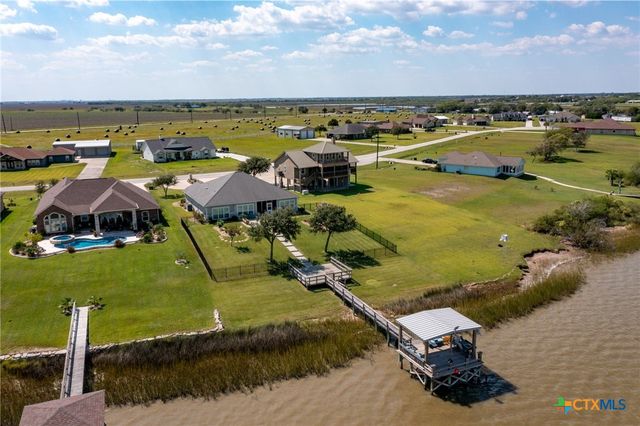 68 N Blue Heron Drive, Port Lavaca, TX 77979
