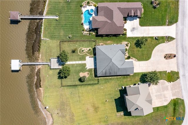 68 N Blue Heron Drive, Port Lavaca, TX 77979