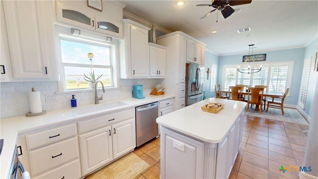 68 N Blue Heron Drive, Port Lavaca, TX 77979