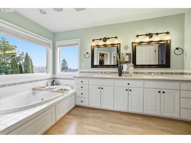 1655 DIAMOND PEAK Ct Nw, Salem, OR 97304