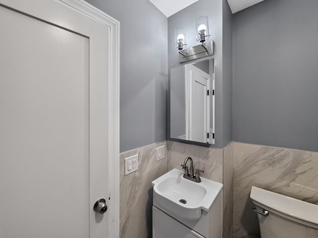 70 Holbrook Ave R, Braintree, MA 02184