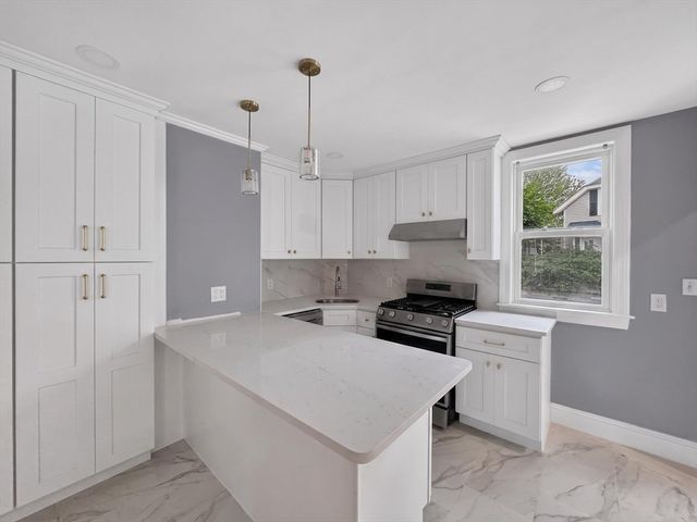 70 Holbrook Ave R, Braintree, MA 02184