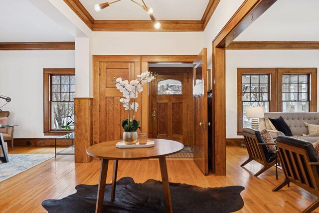 1912 Irving Avenue S, Minneapolis, MN 55403