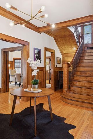 1912 Irving Avenue S, Minneapolis, MN 55403