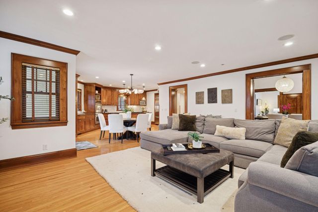 1912 Irving Avenue S, Minneapolis, MN 55403