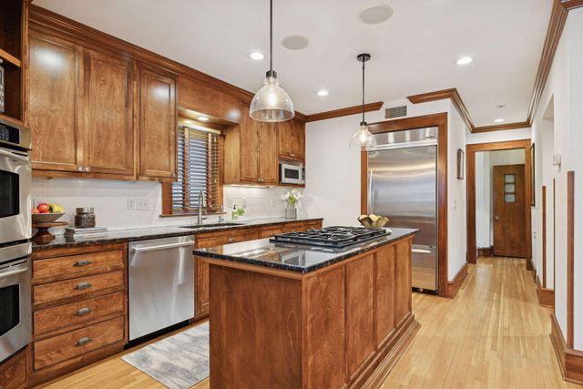 1912 Irving Avenue S, Minneapolis, MN 55403