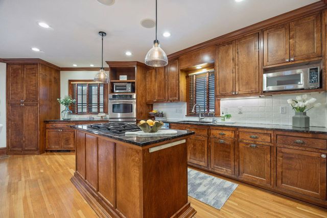 1912 Irving Avenue S, Minneapolis, MN 55403