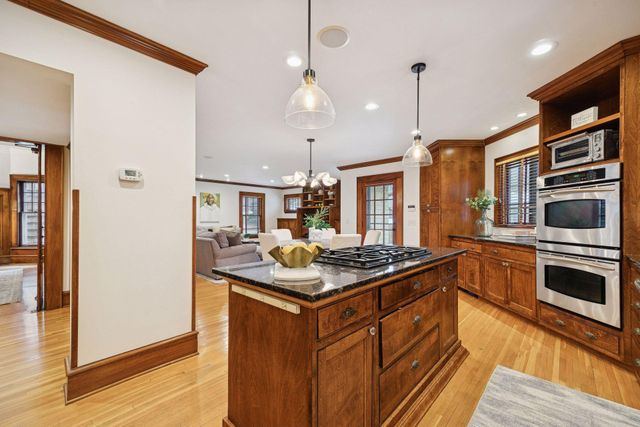 1912 Irving Avenue S, Minneapolis, MN 55403