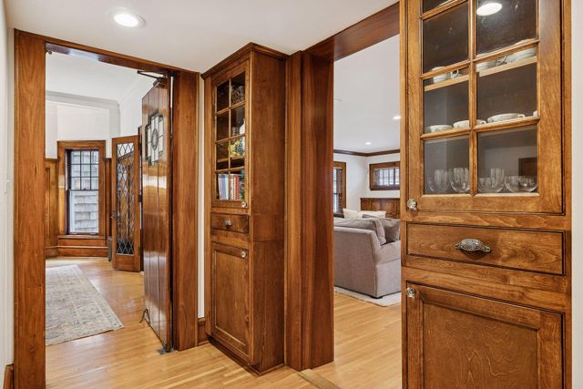 1912 Irving Avenue S, Minneapolis, MN 55403