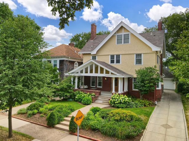 1912 Irving Avenue S, Minneapolis, MN 55403