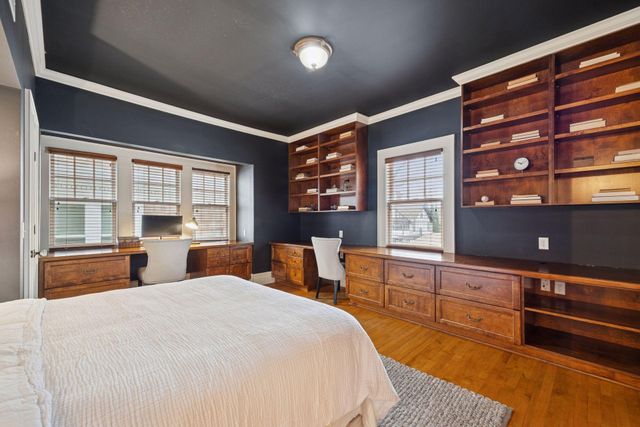 1912 Irving Avenue S, Minneapolis, MN 55403