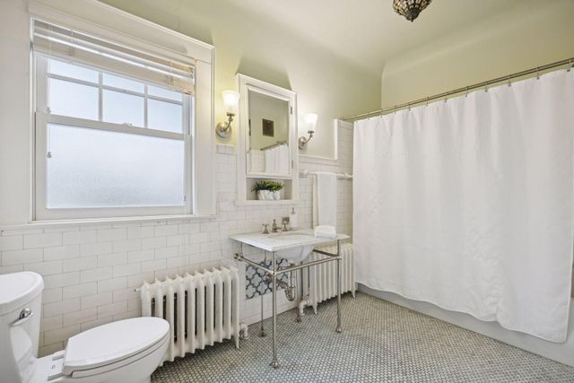 1912 Irving Avenue S, Minneapolis, MN 55403