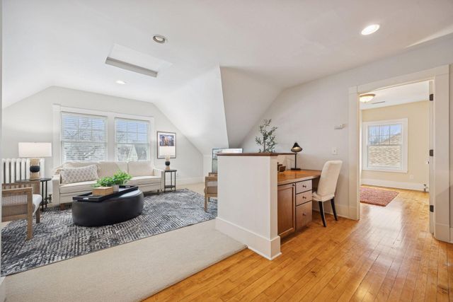 1912 Irving Avenue S, Minneapolis, MN 55403