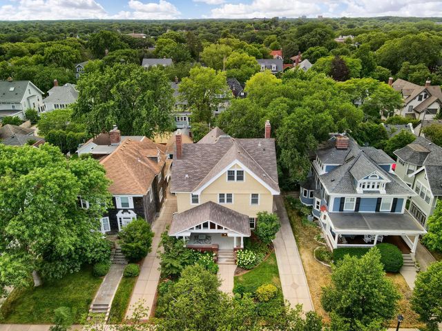 1912 Irving Avenue S, Minneapolis, MN 55403