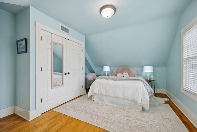 1912 Irving Avenue S, Minneapolis, MN 55403