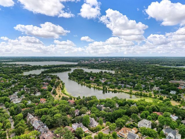 1912 Irving Avenue S, Minneapolis, MN 55403