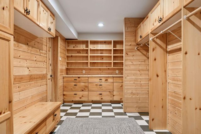 1912 Irving Avenue S, Minneapolis, MN 55403