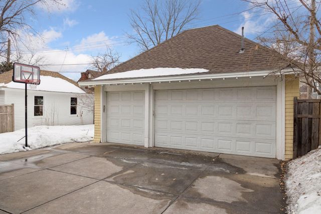 1912 Irving Avenue S, Minneapolis, MN 55403