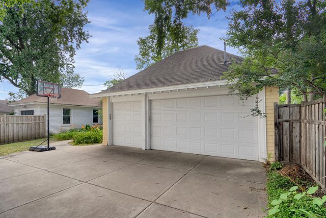 1912 Irving Avenue S, Minneapolis, MN 55403