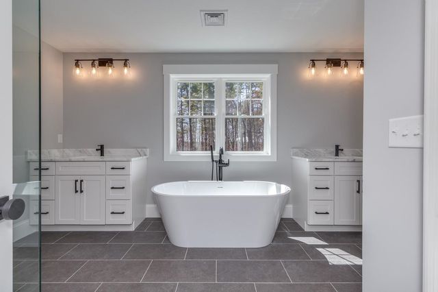 125 Crowley Road, Chester, NH 03036