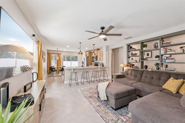 332 WALNUT LANE, Auburndale, FL 33823