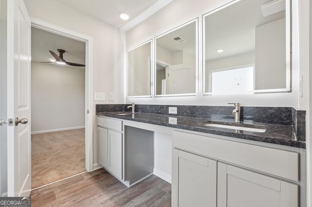 210 Harris Walk 79, West Point, GA 31833