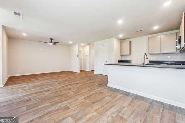 210 Harris Walk 79, West Point, GA 31833