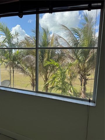 17660 NW 73rd Ave 206-3, Hialeah, FL 33015