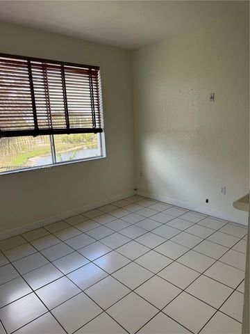 17660 NW 73rd Ave 206-3, Hialeah, FL 33015