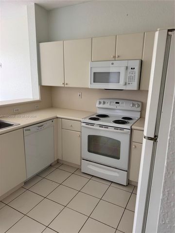 17660 NW 73rd Ave 206-3, Hialeah, FL 33015