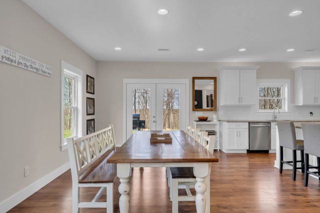 1658 Apache Trl, Pegram, TN 37143