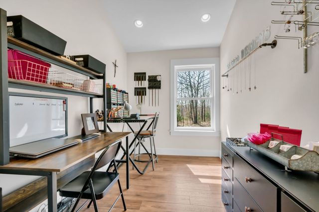 1658 Apache Trl, Pegram, TN 37143