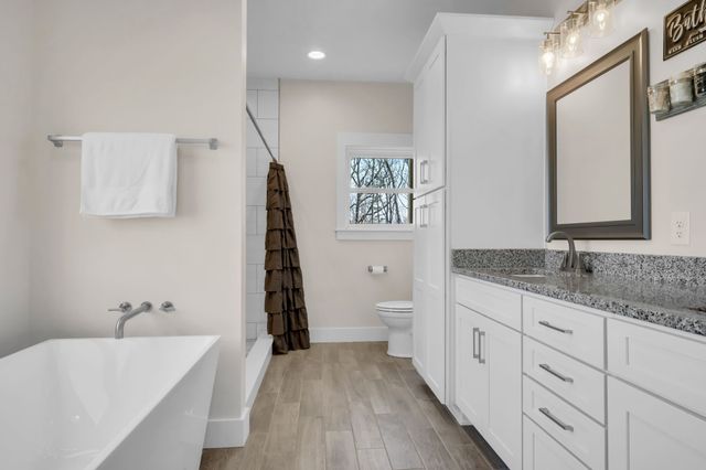 1658 Apache Trl, Pegram, TN 37143