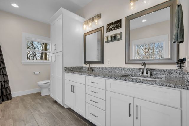 1658 Apache Trl, Pegram, TN 37143