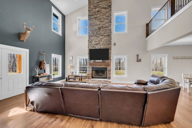 1658 Apache Trl, Pegram, TN 37143